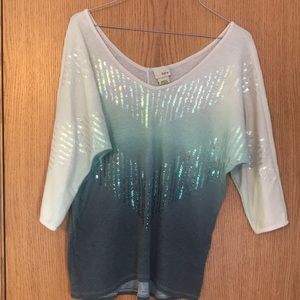 Day trip 3/4length sleeve shirt small ombré sequin